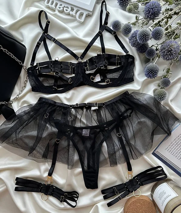 LIVIA 8010 – Baiser Cache Kırmızı Fantezi Lingerie Seti