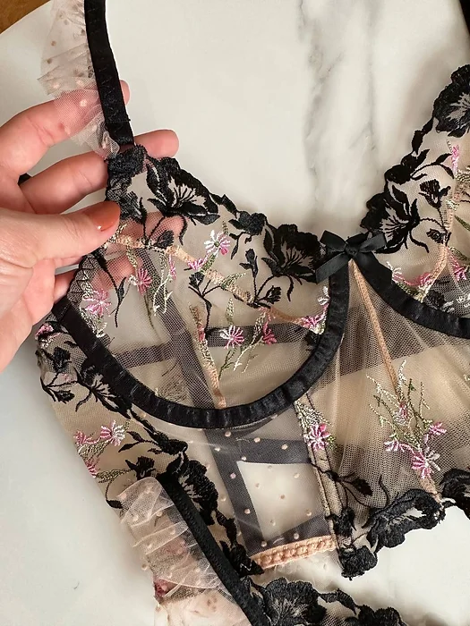 Livia 1246 Baiser Volcanique