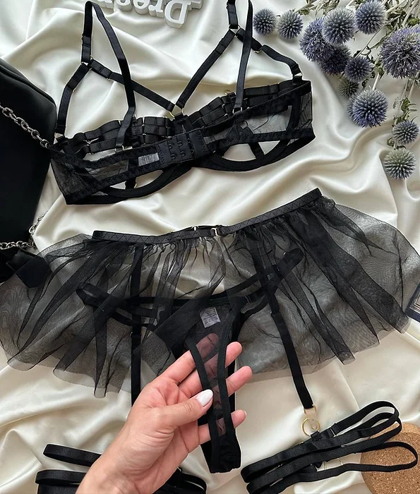 LIVIA 8010 – Baiser Cache Kırmızı Fantezi Lingerie Seti